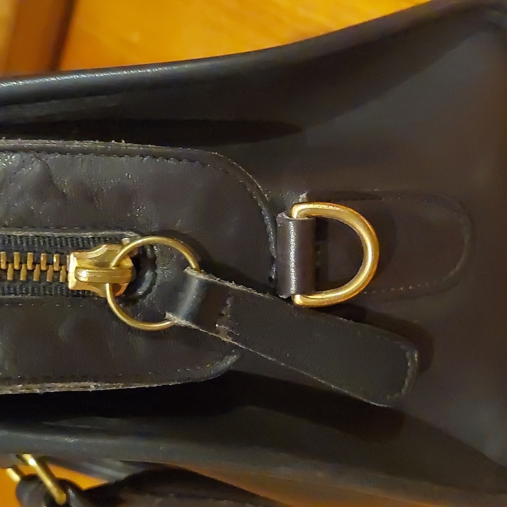 Vintage Coach Bag with brass feet - Picture 2 of 7